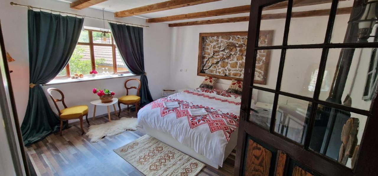 Villa Casageo Cheile Nerei à Sokolar Extérieur photo